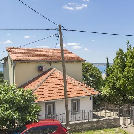 House Iva *